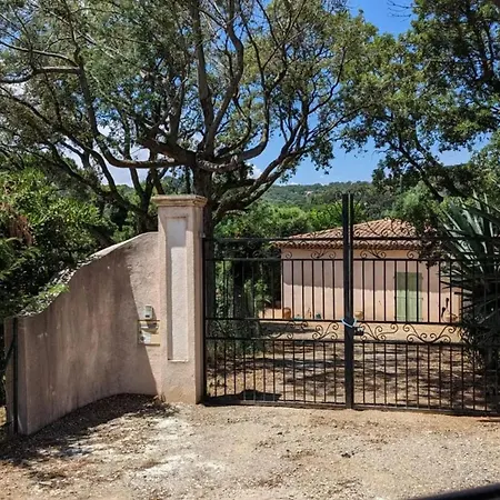 Accueillante Avec Piscine A Villa
